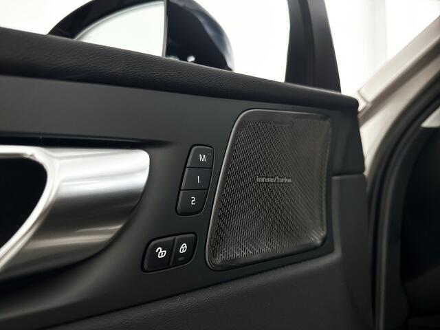 Volvo XC60 T6 Plug-in hybrid AWD Ultra Dark | Panoramadak | 360º camera | Head-up Display | Stoel- en Stuurverwarming | Harman Kardon | Trekhaak