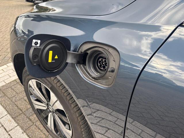 Volvo XC60 2.0 T6 Plug-in hybrid AWD Plus Dark Panoramadak | 360 camera | Memory | Trekhaak