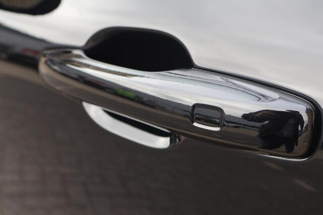 Volvo XC60 T8 Plug-in hybrid AWD Plus Black Edition | Premium Pack | Lighting Pack