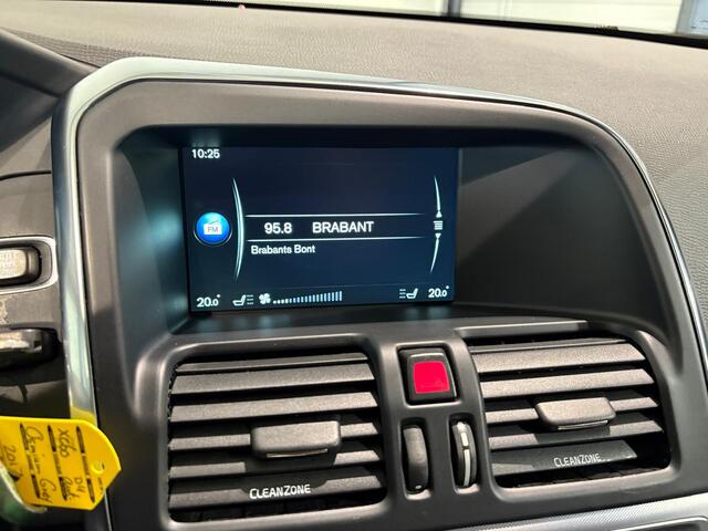 Volvo XC60 D4 Aut. Summum Leder Stoelverwarming Trekhaak Parkeercamera 190pk