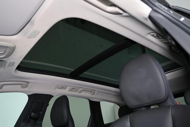 Volvo XC60 T6 Recharge AWD Plus Dark - LONG RANGE - Panorama/schuifdak - IntelliSafe Assist & Surround - 360º Camera - Harman/Kardon audio - Adaptieve LED koplampen - Verwarmde voorstoelen, stuur & achterbank - Elektr. bedienb. voorstoelen met geheugen - Parkeersens