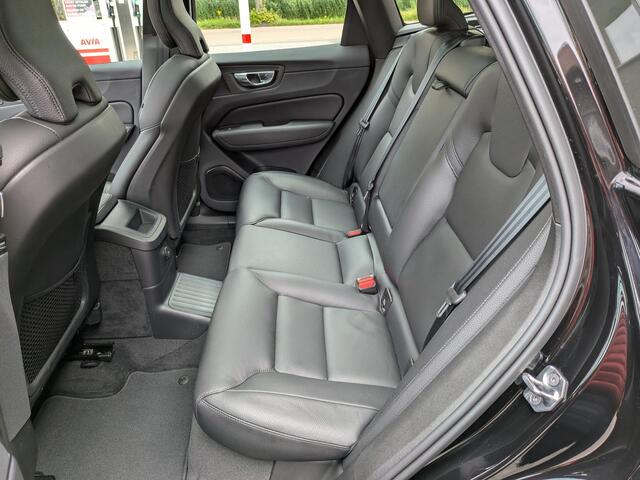 Volvo XC60 2.0 Recharge T6 AWD Inscription, Pano, HarmanKardon.