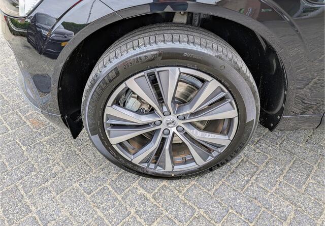 Volvo XC60 2.0 Recharge T6 AWD Inscription, Pano, HarmanKardon.