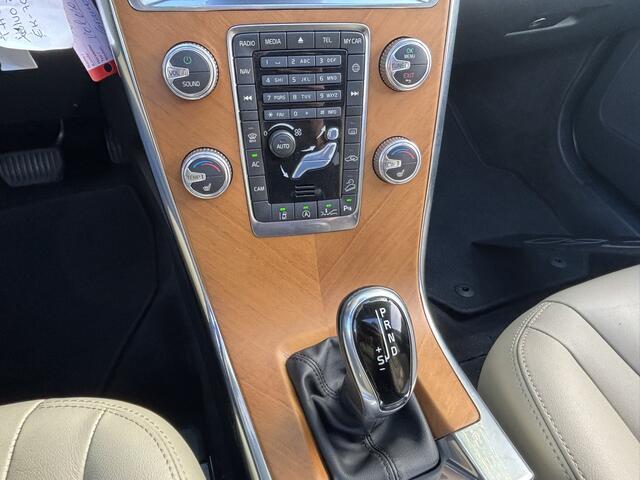 Volvo XC60 2.4 D5 AWD 220pk Euro6 Summum ACC Keyless Pano Harman Kardon