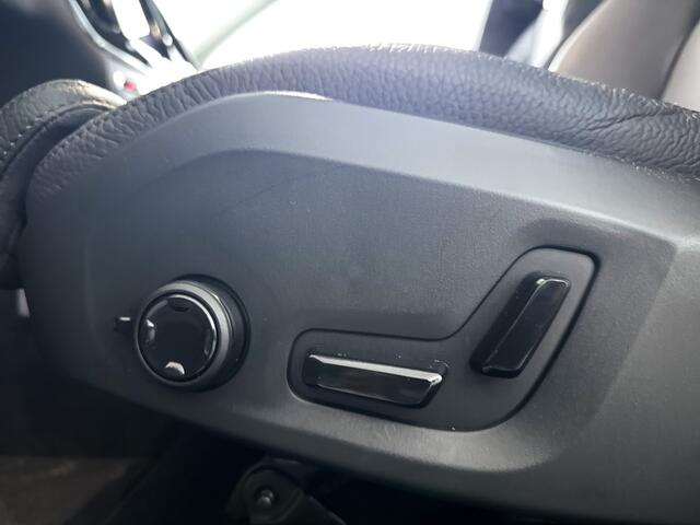 Volvo XC60 T6 Plug-in hybrid AWD Plus Dark | Panoramadak | 360° camera | Stoel- en Stuurverwarming | Trekhaak