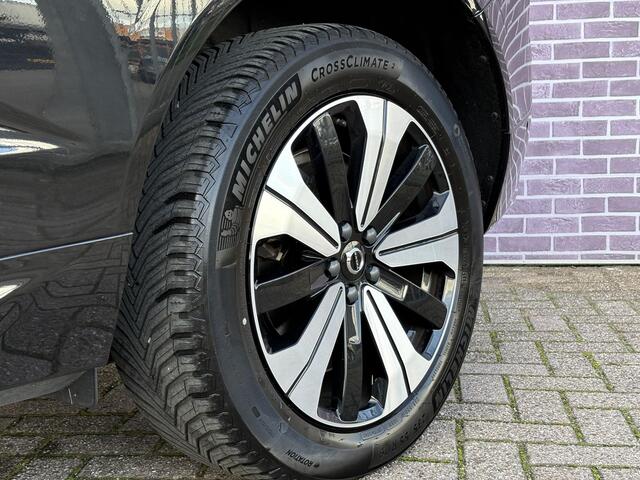 Volvo XC60 2.0 T6 Plug-in hybrid AWD Plus Dark | Adaptive cruise control | 360° camera | Trekhaak | Stoel- en stuurverwarming | Dode hoek detectie BLIS |