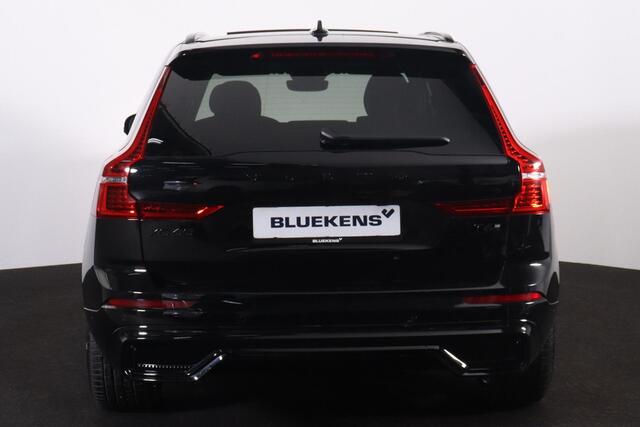 Volvo XC60 T6 Recharge AWD Plus Black Edition - LONG RANGE - Luchtvering - Panorama/schuifdak - IntelliSafe Assist & Surround - 360º Camera - Harman/Kardon audio - Adaptieve LED koplampen - Verwarmde voorstoelen, stuur & achterbank - Parkeersensoren voor & achter - 