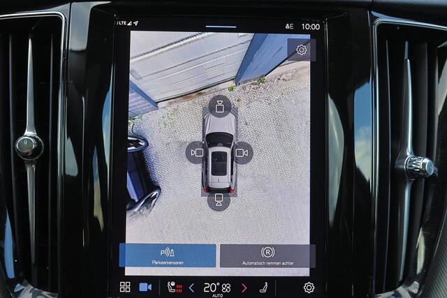 Volvo XC60 T6 Recharge AWD Plus Dark - LONG RANGE - Panorama/schuifdak - IntelliSafe Assist & Surround - 360º Camera - Harman/Kardon audio - Adaptieve LED koplampen - Verwarmde voorstoelen, stuur & achterbank - Parkeersensoren voor & achter - Elektr. bedienb. voorst