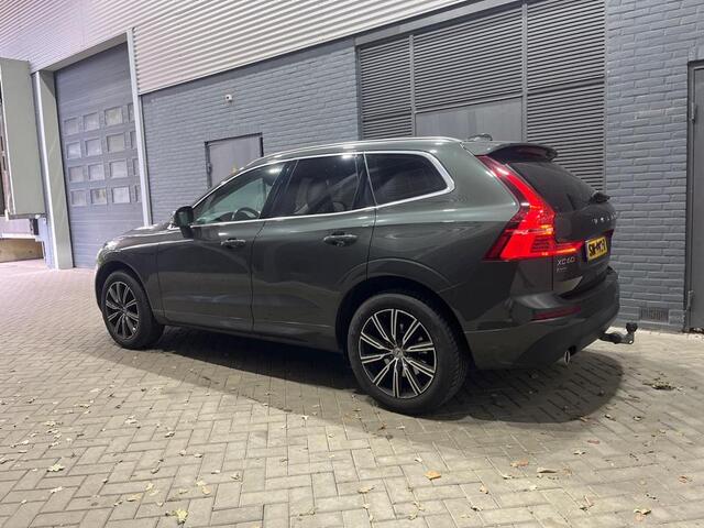 Volvo XC60 T5 Momentum | Trekhaak | Leder | Stoelverwarming | Keyless | Getint Glas