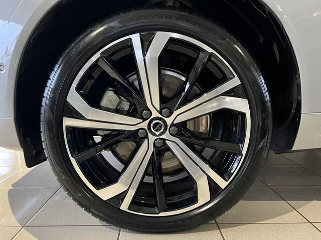 Volvo XC60 2.0 T8 Plug-in hybrid AWD Plus Dark (335kW/455PK) FULL OPTION ** 1e EIG - Ex VOLVO - ¤ 26.000,= onder NP ** ** INFORMEER OOK NAAR ONZE AANTREKKELIJKE FINANCIAL-LEASE TARIEVEN **