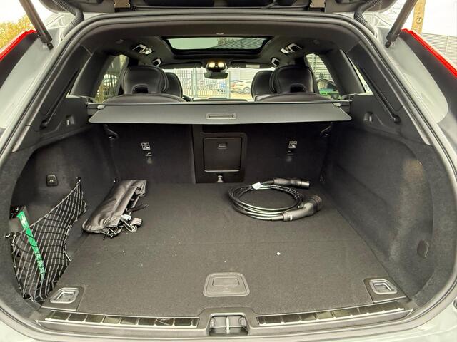 Volvo XC60 2.0 T6 Plug-in hybrid AWD Plus Black Edition FACELIFT/21inch/ACC/360Camera/Panoramadak etc.