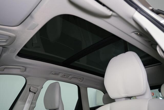 Volvo XC60 T6 Plug-in hybrid AWD Ultimate Bright - LONG RANGE - Panorama/schuifdak - IntelliSafe Assist & Surround - Luchtvering - 360º Camera - Harman/Kardon audio - Verwarmde voorstoelen, stuur & achterbank - Parkeersensoren voor & achter - Elektr. bedienb. voorst