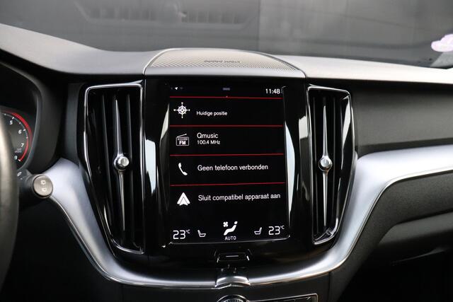 Volvo XC60 2.0 B5 Momentum Exclusive 251 pk | LEDER | TREKHAAK | | CAMERA | NAVI | CRUISE | STOEL/STUURVERW
