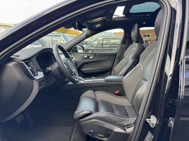 Volvo XC60 2.0 T6 Plug-in hybrid AWD Ultimate Black Edition **Bomvol/EL.Trekhaak/Harman & Kardon/Full Memory/EL. Achterklep/Full Black Pakket/21"/Lederen Interieur/Safety Pack**