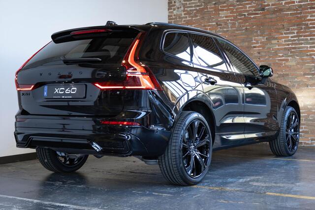Volvo XC60 2.0 T6 Plug-in hybrid AWD Plus Black Edition | Verwacht Nov. 2025 | Luchtvering | Head-Up Display | 360º Camera | Schuif/Kantel-Panoramadak | Google Infotainment | 21" Lichtmetalen Wielen |