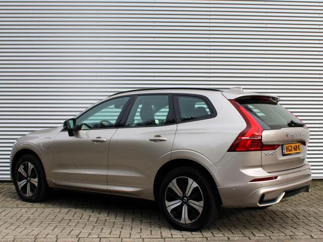 Volvo XC60 2.0 T6 Plug-in hybrid AWD Plus Dark Automaat / Panoramadak / Trekhaak / 360* camera / All Seasonbanden