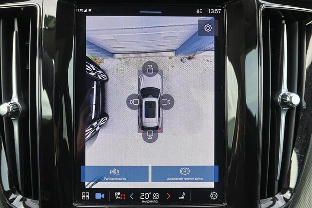 Volvo XC60 T6 Recharge AWD Plus Dark - Panorama/schuifdak - IntelliSafe Assist & Surround - 360º Camera - Harman/Kardon audio - Adaptieve LED koplampen - Verwarmde voorstoelen, stuur & achterbank - Parkeersensoren voor & achter - Elektr. bedienb. voorstoelen met geh