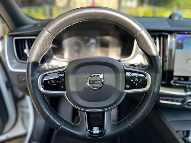 Volvo XC60 2.0 T8 Twin Engine AWD | R-Design | ACC | HUD | PANO | Luchtvering | Bowers & Wilkens