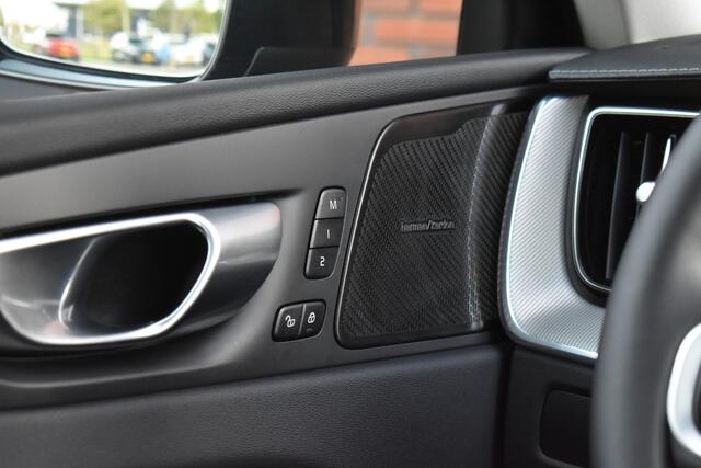 Volvo XC60 T6 350PK Plug-in hybrid AWD Ultra Dark | Trekhaak | 360 Camera |