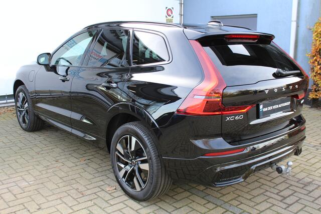 Volvo XC60 2.0 T6 Plug-in hybrid AWD Plus Dark | FACELIFT | Keyless entry/start | Achteruitrijcamera | Elektrische kofferbakklep | Memory stand stoelen | Adaptive cruise | Wegklapbare trekhaak | Apple CarPlay/Android Auto | Climate controle | Draadloze telefoonlader