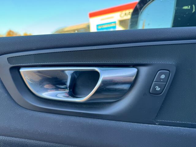 Volvo XC60 2.0 B4 Momentum