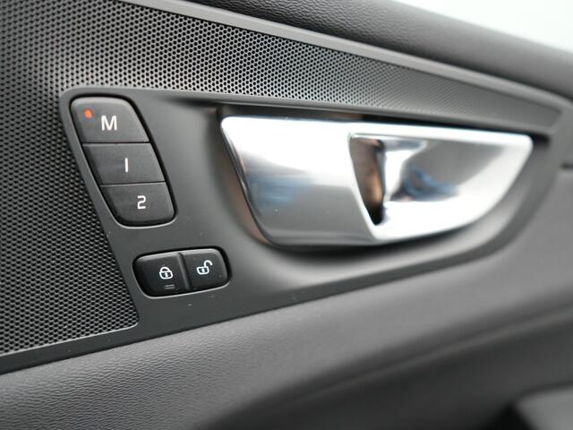 Volvo XC60 T6 Plug in Hybrid LONG RANGE AWD R-Design 350pk Dealer O.H. PHEV | Panodak | 360 Camera | Luxe Lederen Sportstoelen Memory & Ventilatie | 21" L.M | Google Maps | Keyless | Verwarmde Stoelen & Stuur | Virtual |  DAB |