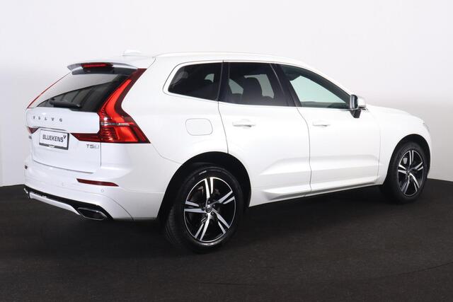 Volvo XC60 T5 R-Design - Harman/Kardon audio - Adaptieve LED koplampen - Parkeercamera achter - Verwarmde voorstoelen - Parkeersensoren voor & achter - Elektr. bedienb. bestuurdersstoel met geheugen - Cruise control - Extra getint glas - 19' LMV