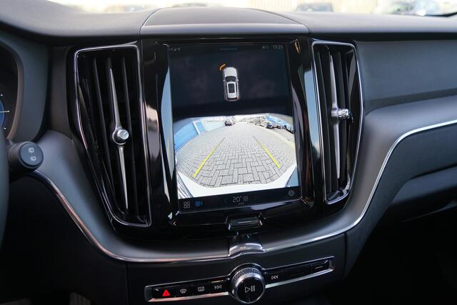Volvo XC60 2.0 T6 Plug-in hybrid AWD Core Bright Pano, Carplay