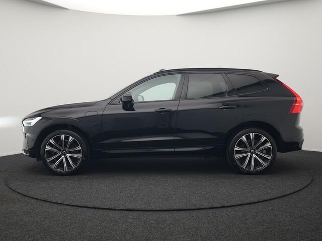 Volvo XC60 T6 AWD Ultimate Dark Long Range Plug In Hybrid 350pk Dealer O.H. PHEV | Panodak | Adaptive Cruise | Head Up | 360 Camera | Lederen Sportstoelen Memory & Verwarmd | 21"L.M | Google Assistent | Stuur Verwarmd | DAB |
