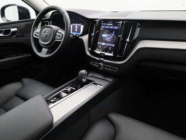 Volvo XC60 2.0 T6 Plug-in hybrid AWD Plus Dark Long Range | PANO | 360° | ADAPTIVE | H&K | MEMORY | TREKHAAK | STOEL- EN STUURVERW.