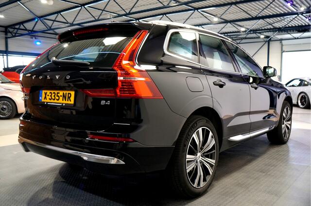 Volvo XC60 B4 155kW/211pk Aut8 MHEV Ultimate Bright PANORAMADAK + HARMAN/KARDON + STUURVERWARMING + BLIS + ADAPT.CRUISE + PILOT ASSIST + STOELVERWARMING&-VENTILATIE + LANE ASSIST + CAMERA + KEYLESS + HEAD-UP + PARKSENSOREN V&A + 20" LM-VELGEN!!