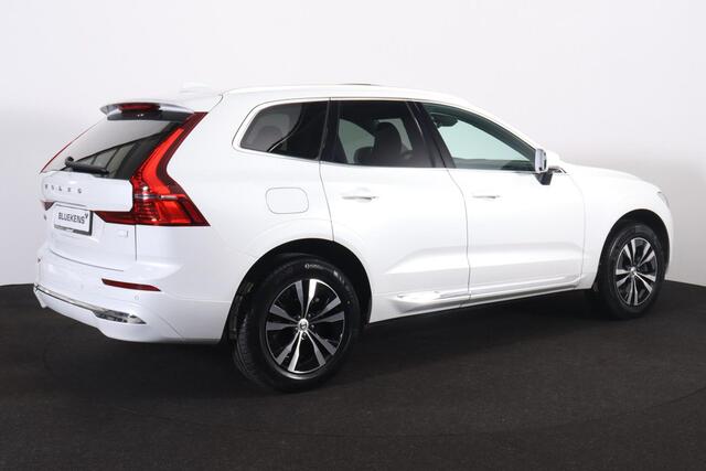 Volvo XC60 T6 Recharge AWD Core Bright - Panorama/schuifdak - IntelliSafe Assist - Harman/Kardon audio - Adaptieve LED koplampen - Parkeercamera achter - Verwarmde voorstoelen & stuur - Parkeersensoren voor & achter - Draadloze tel. lader - Extra getint glas - Elekt