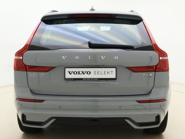 Volvo XC60 T6 350pk AWD Plus Dark / 360 Camera / El. Trekhaak / El. Stoelen / Adapt. Cruise / BLIS / 19'' + All Season / Stoel + Stuurw. Verwarming / Achterb. Verwarming /