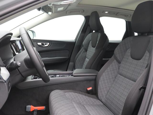 Volvo XC60 2.0 T6 Plug-in hybrid AWD Core Bright 350PK Aut. Pano-Schuifdak, SOH 98%, Trekhaak, Achteruitrijcamera, Adaptieve Cruise Controle, LED Verlichting, Keyless, 18" LM Velgen