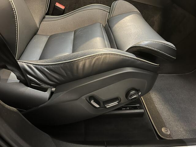 Volvo XC60 T6 Plug-in hybrid AWD R-Design | Rijklaarprijs | Trekhaak | Bowers Wilkins | Long Range |