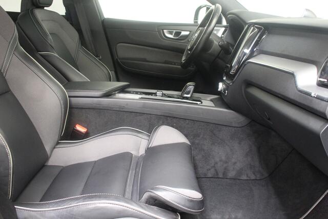 Volvo XC60 Recharge T6 AWD R-Design | Rijklaarprijs | Luchtvering | Bowers & Wilkins | Trekhaak |