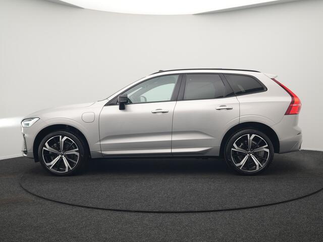 Volvo XC60 T6 AWD R-Design Plug In Hybrid Long Range Nieuw Model 350pk Dealer O.H. PHEV | Panodak | Adaptive Cruise | Camera | Lederen Sportstoelen Memory & Verwarmd | Google Assistent | Apple Carplay | Keyless | Virtual | 21"L.M | DAB |