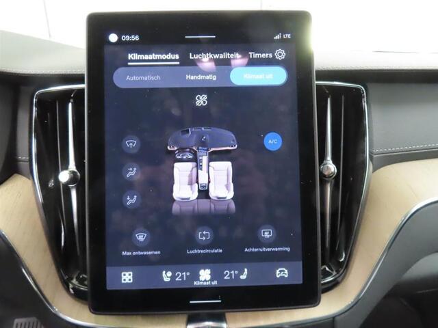 Volvo XC60 2.0 T6 Plug-in hybrid AWD Ultra Dark | Facelift | Trekhaak | Luchtvering | Harman/Kardon | 360º Camera | Panorama-Schuifdak | Adaptieve Cruise controle | Blis |