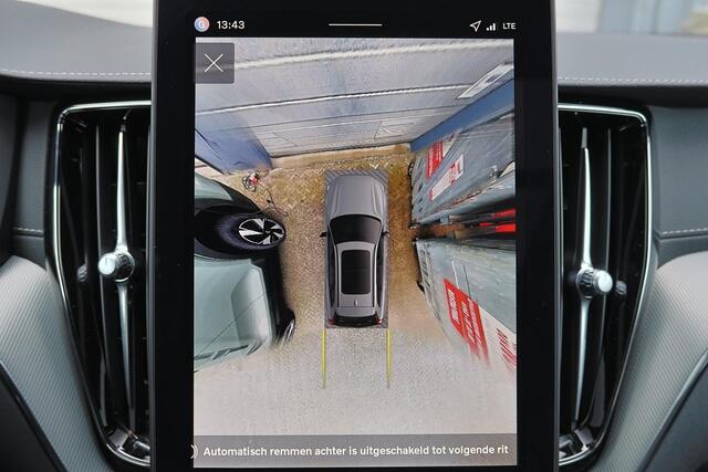 Volvo XC60 T6 Recharge AWD Ultra Black Edition - Panorama/schuifdak - IntelliSafe Assist & Surround - 360º Camera - Harman/Kardon audio - Adaptieve LED koplampen - Verwarmde voorstoelen, stuur & achterbank - Parkeersensoren voor & achter - Elektr. bedienb. voorstoel