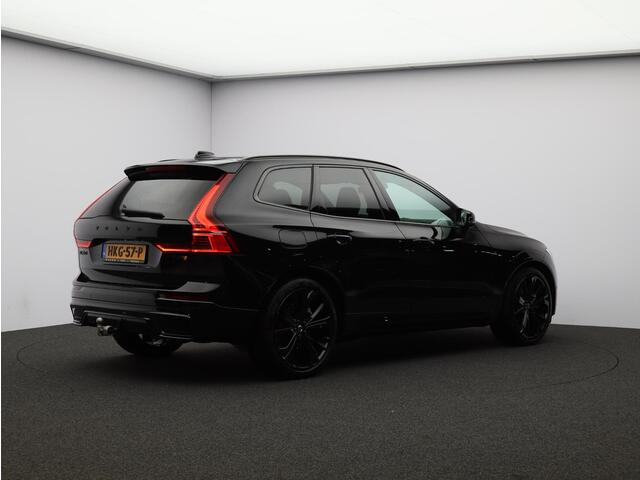 Volvo XC60 2.0 T8 Plug-in hybrid AWD Ultra Black Edition / Luchtvering / Head up display. / Trekhaak / Pan. dak / Harman Kardon / Stoel+stuur+achterbankverwarming