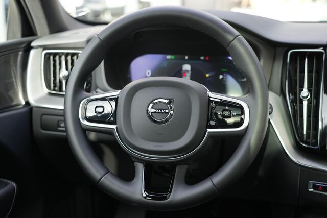 Volvo XC60 2.0 T6 Plug-in hybrid AWD Ultra Black Edition 350pk Panoramadak/g/360Camera/Bang&Olufsen