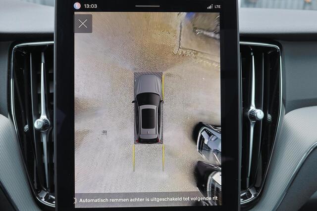 Volvo XC60 T6 Recharge AWD Plus Black Edition - Panorama/schuifdak - IntelliSafe Assist & Surround - 360º Camera - Harman/Kardon audio - Adaptieve LED koplampen - Verwarmde voorstoelen, stuur & achterbank - Parkeersensoren voor & achter - Elektr. bedienb. voorstoele