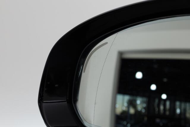 Volvo XC60 T6 Plug-in hybrid Ultra Black Edition | Facelift | Pano | HUD | 360cam | Harman Kardon | Memory seats | Pilot Assist |