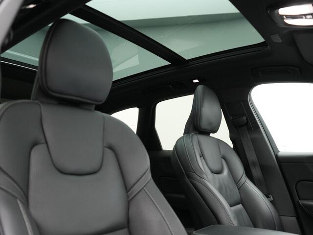 Volvo XC60 T6 AWD R-Design Plug In Hybrid 350pk Dealer O.H. PHEV | Luchtvering | Trekhaak Af Fabriek | Panodak | Head Up | Adaptive Cruise | 360 Camera | Lederen Sportstoelen Massage & Ventilatie & Memory | Google Assistent | Apple Carplay | 21"L.M |