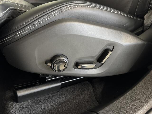 Volvo XC60 2.0 T6 Plug-in hybrid AWD Ultra Black Edition | ¤ 1.000 INRUILPREMIE | Stoelverw. + ventil. | 360 Camera | Memory+Massage | B&W | Pano | Navi ( Vestiging - Nieuwegein )