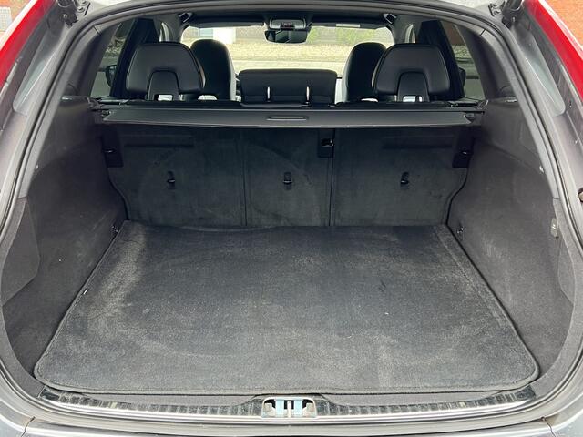 Volvo XC60 2.4 D5 AWD 220 pk Automaat R-Design Navigatie Xenon Standkachel Camera Elek Stoel ACC Stoelverwarming Bliss Getint Glas