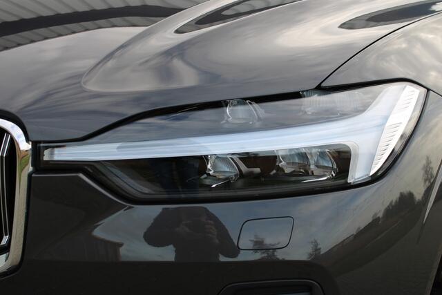 Volvo XC60 2.0 T6 Plug-in hybrid AWD Inscription Expression | Incl. 12 maanden garantie | Adaptieve cruise control | Apple carplay/Android auto | Trekhaak | Parkeercamera | Schuif/kantel dak | Harman/Kardon audio | Stoel/stuurverwarming |