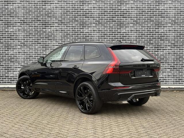 Volvo XC60 2.0 T6 Plug-in hybrid AWD Plus Black Edition | Facelift | Adaptieve Cruise Control | Panoramadak | Harman Kardon Audio | 21" Velgen | 360° Parkeercamera | Stoel-/Stuurverwarming |