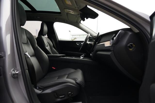 Volvo XC60 2.0 T8 Plug-in hybrid Facelift AWD Ultra Dark 455pk Panoramadak/Luchtvering/Bowers&Wilkins