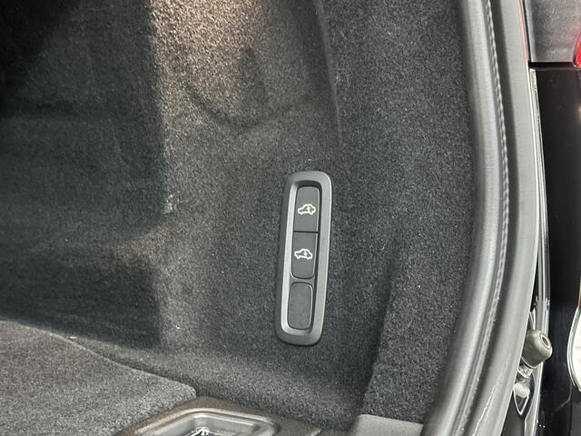 Volvo XC60 350PK Ultimate Bright | Bowers & Wilkins | Luchtvering | Panorama | Massage | ACC | 360 Camera | T6 | Stoelventilatie | Head-Up | Keyless-Entry | Orrefors Glaspook | Pilot-Assist | Stoelverwarming V+A | Stand-Kachel | Memory | Stuurverwarming | Dodehoek |